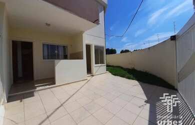 Imagem: A casa possui 2 Dormitórios, 2 Banheiros, 2 Vagas na garagem