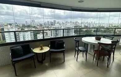 Imagem: O apartamento possui 5 Dormitórios, 4 Banheiros, 3 Vagas na