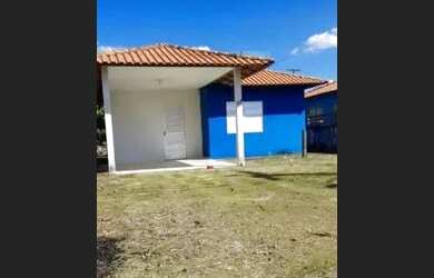 Imagem: A casa possui 2 Dormitórios, 1 Banheiro e 1 Vaga na garagem