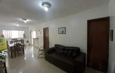 Imagem: A casa possui 3 Dormitórios, 1 Banheiro, 85m² de Área e