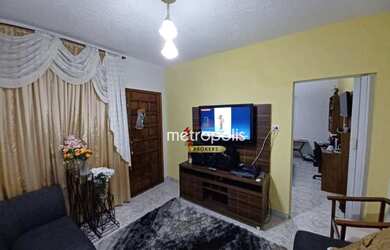 Imagem: A casa possui 5 Dormitórios, 2 Banheiros, 3 Vagas na garagem