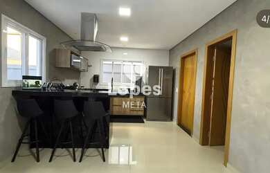 Imagem 10: Casa de Alto Padrão com 4 Suítes, Piscina e Área Gourmet 262m² Construídos