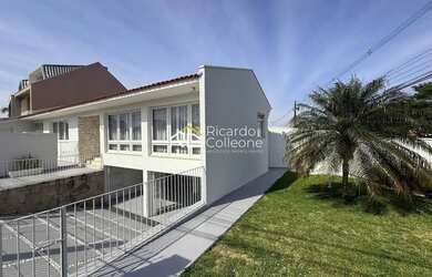 Imagem 6: Casa Padrão no Portão, 220m2, 3 Quartos sendo 1 Suíte, 3 Vagas Cobertas....