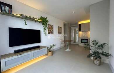 Imagem: O apartamento possui 1 Dormitório, 1 Banheiro, 1 Vaga na garagem