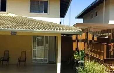 Imagem 1: Sobrado de oportunidade. Piscina, Churrasqueira, Varandae136m² de Área