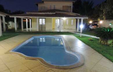 Imagem: A casa em condomínio possui 5 Dormitórios, 5 Vagas na garagem