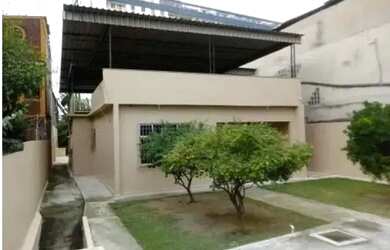 Imagem: A casa possui 3 Dormitórios, 3 Banheiros, 1 Vaga na garagem