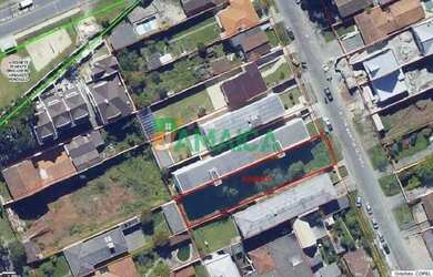 Imagem: O terreno possui 720m² de Área e está localizado em Bacacheri