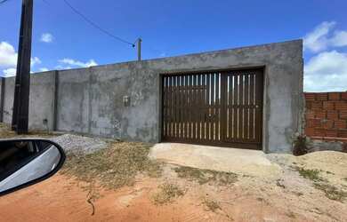 Imagem: A casa possui 4 Dormitórios, 3 Banheiros, 5 Vagas na garagem