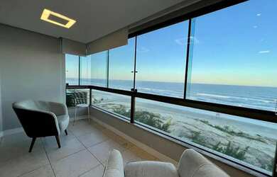 Imagem: O apartamento possui 2 Dormitórios, 2 Banheiros, 2 Vagas na