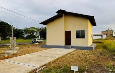 Imagem: A casa possui 2 Dormitórios, 1 Banheiro e Imóvel novo e está