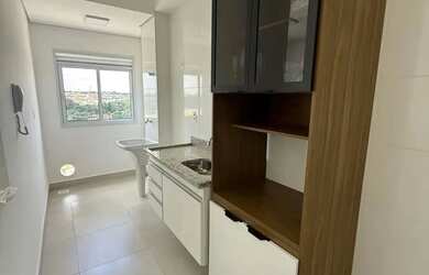 Imagem: O apartamento possui 2 Dormitórios, 1 Banheiro, 2 Vagas na