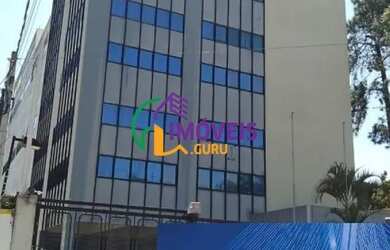 Imagem: O depósito possui 5 Vagas na garagem, 6.200m² de Área e