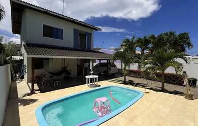 Imagem: A casa em condomínio possui 4 Dormitórios, 5 Banheiros, 2