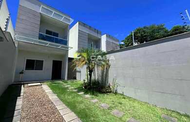 Imagem: A casa possui 3 Dormitórios, 1 Banheiro, 2 Vagas na garagem