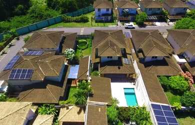 Imagem: A casa em condomínio possui 4 Dormitórios, 5 Banheiros, 4