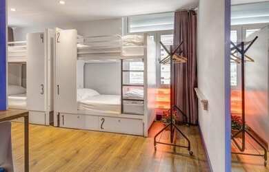 Imagem: A pousada chalé possui 3 Dormitórios, 3 Vagas na garagem e