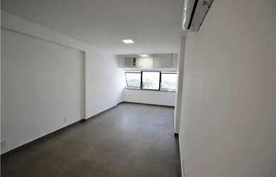 Imagem: O depósito possui 2 Vagas na garagem, 54m² de Área e está