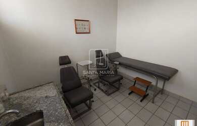 Imagem: O depósito possui 1 Vaga na garagem e 97m² de Área e está