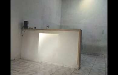 Imagem: A casa possui 2 Dormitórios, 1 Banheiro e está localizado