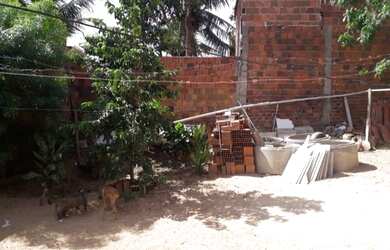 Imagem: A casa possui 2 Dormitórios, 3 Banheiros, 1 Vaga na garagem