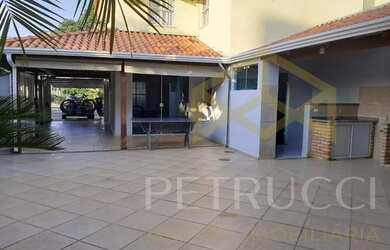 Imagem: A casa em condomínio possui 3 Dormitórios, 3 Banheiros, 2