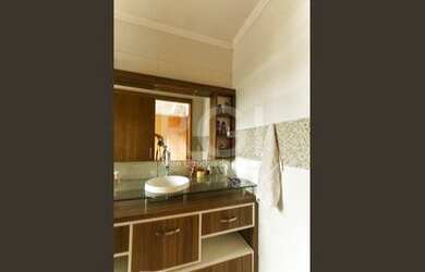 Imagem 13: Casa em Campo Novo. Piscina, Churrasqueira, Ar-condicionadoeImóvel novo