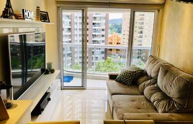 Imagem: O apartamento possui 1 Dormitório, 1 Banheiro, 1 Vaga na garagem