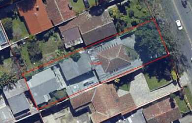 Imagem: O terreno possui 770m² de Área e está localizado em Hauer