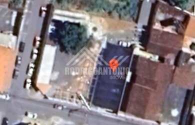 Imagem: O terreno está localizado em Centro, Montes Claros à venda