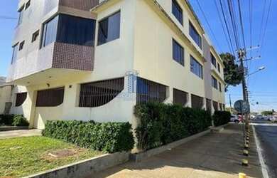 Imagem: O apartamento possui 3 Dormitórios, 1 Banheiro, 2 Vagas na