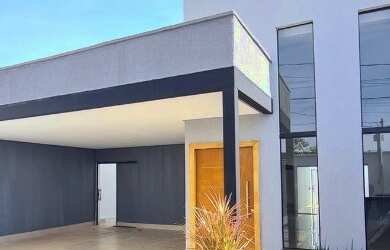 Imagem: A casa possui 3 Dormitórios, 3 Banheiros, 4 Vagas na garagem