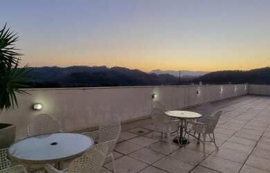 Imagem: O apartamento possui 3 Dormitórios, 2 Banheiros, 2 Vagas na