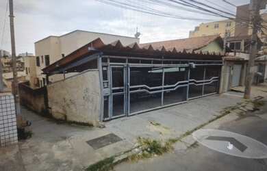 Imagem: O apartamento possui 3 Dormitórios, 1 Banheiro, 1 Vaga na garagem