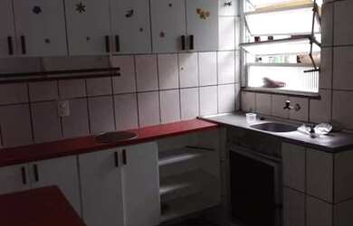 Imagem: A casa possui 1 Dormitório, 1 Banheiro e está localizado