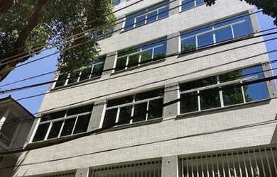 Imagem: O depósito possui 5 Vagas na garagem e 1764m² de Área e está