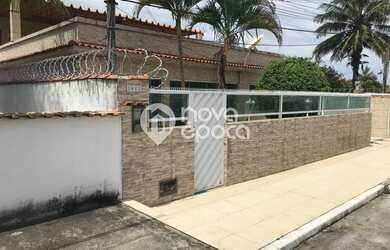 Imagem: A casa possui 3 Dormitórios, 5 Banheiros, 3 Vagas na garagem