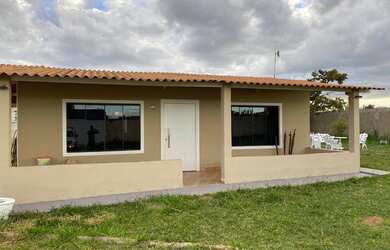 Imagem: A casa em condomínio possui 2 Dormitórios, 1 Banheiro, 2 Vagas