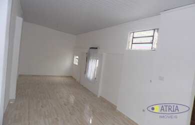 Imagem: A kitnet possui 1 Dormitório, 1 Banheiro, 1 Vaga na garagem