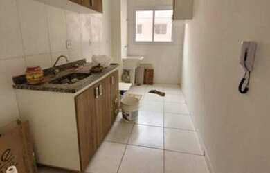 Imagem: O apartamento possui 2 Dormitórios, 1 Banheiro, 1 Vaga na garagem