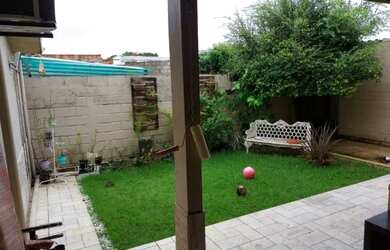 Imagem: A casa em condomínio possui 4 Dormitórios, 3 Banheiros e 2