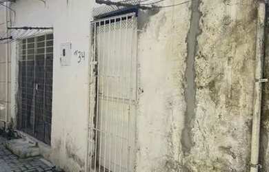 Imagem: A casa possui 1 Dormitório, 1 Banheiro e está localizado