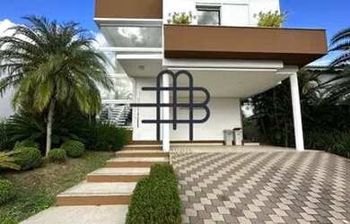 Imagem: A casa em condomínio possui 3 Dormitórios, 5 Banheiros, 4