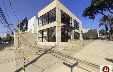 Imagem: O depósito possui 5 Vagas na garagem, 260m² de Área e está