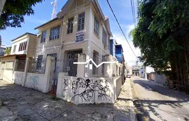 Imagem: A casa possui 1 Dormitório, 2 Banheiros, 120m² de Área e