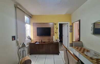 Imagem: O apartamento possui 2 Dormitórios, 1 Banheiro, 1 Vaga na garagem