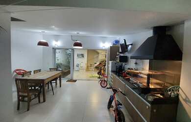 Imagem: A casa em condomínio possui 3 Dormitórios, 2 Banheiros, 2