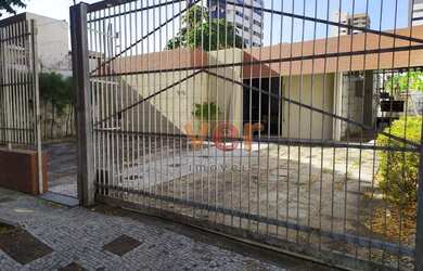 Imagem: O depósito possui 5 Vagas na garagem, 320m² de Área e está