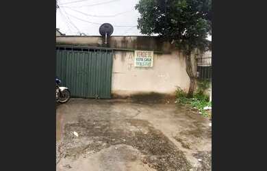 Imagem: A casa possui 3 Dormitórios, 2 Banheiros, 1 Vaga na garagem