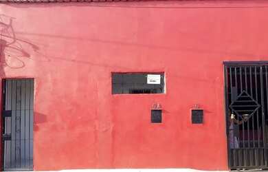 Imagem: A casa possui 1 Dormitório, 1 Banheiro e está localizado